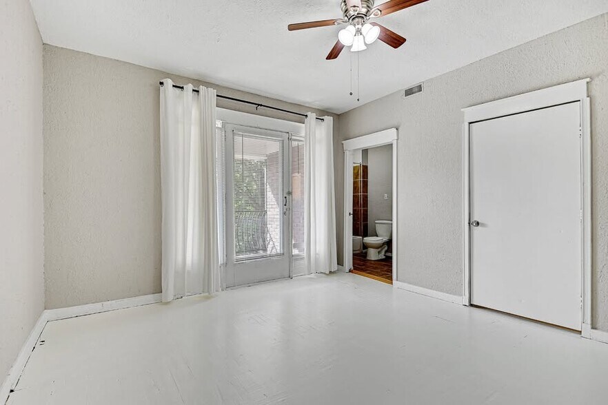 More Photos Of 1114 E Armour Blvd, Kansas City Apartments For Sale