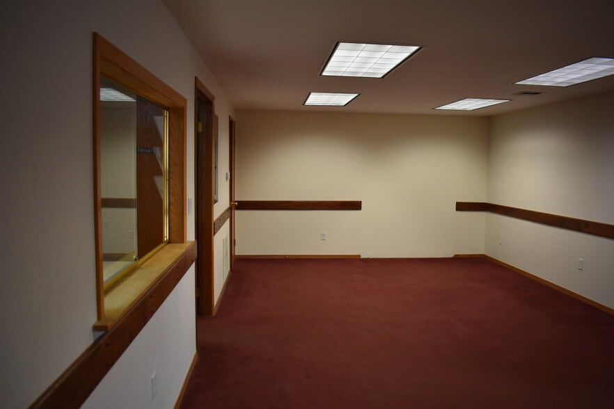 More Photos Of 6314 19th St W, Fircrest Office For Lease