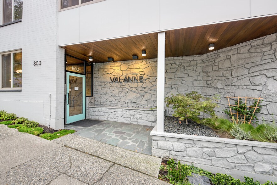 More Photos Of 800 Queen Anne Ave N, Seattle Apartments For Sale