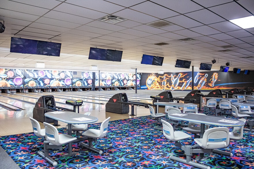More Photos Of 6900 US Highway 190 W, Livingston Bowling Alley For Sale