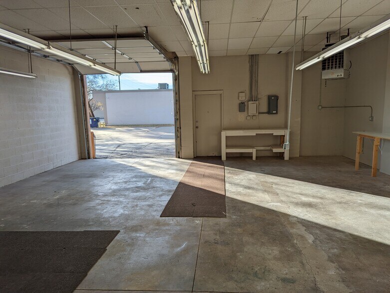 More Photos Of 535 S Emporia St, Wichita Flex For Lease