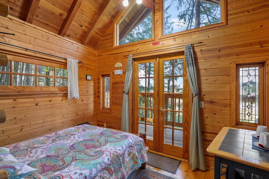 More Photos Of 3305 Dick George Rd, Cave Junction Hospitality For Sale