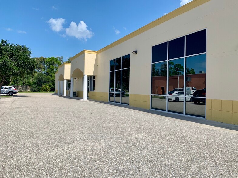 More Photos Of 17041 Alico Commerce Ct, Fort Myers Industrial For Lease