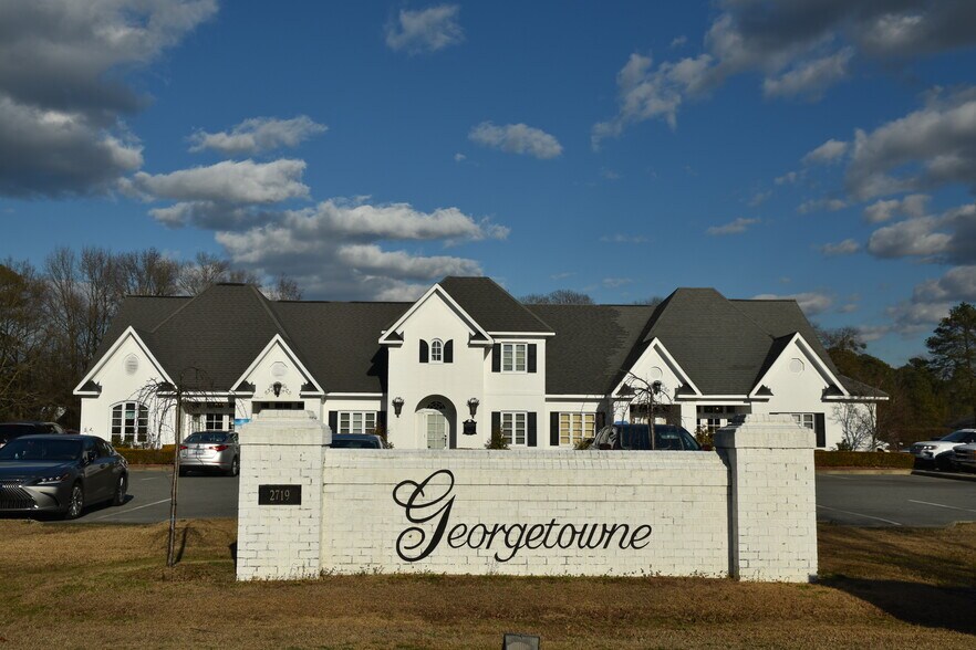 More Photos Of 2719 Graves Dr, Goldsboro Office For Lease