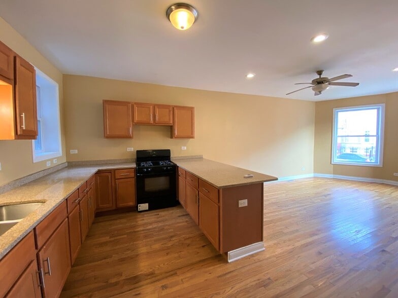 More Photos Of 4522 S Calumet Ave, Chicago Apartments For Sale