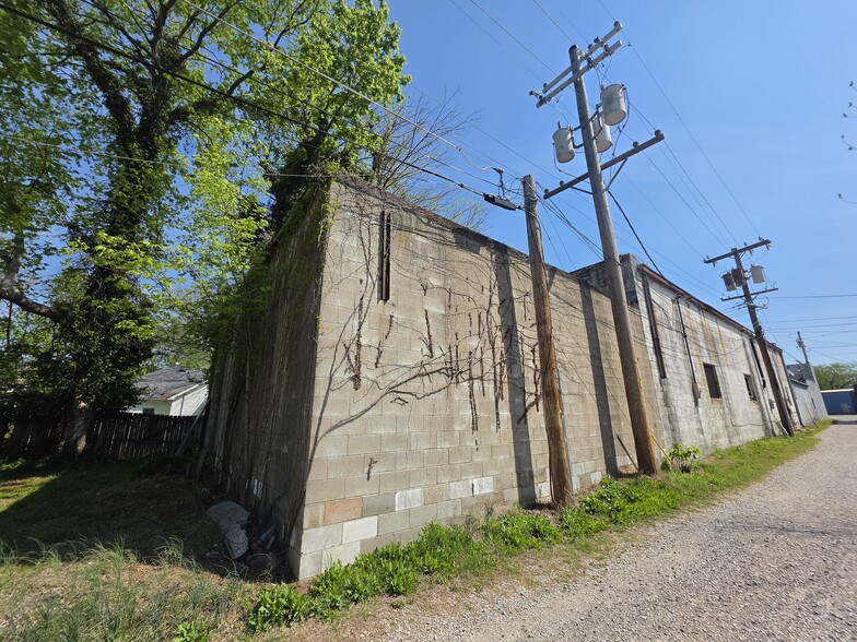 More Photos Of 220 Madison st, Webb City Industrial For Sale