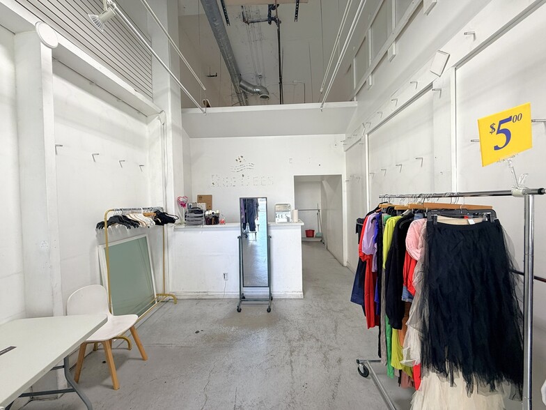 More Photos Of 790 E 12th St, Los Angeles Storefront For Lease