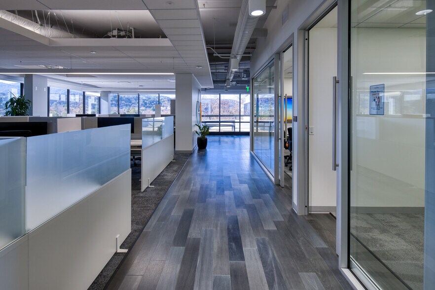 More Photos Of 6000 Stoneridge Mall Rd, Pleasanton Office For Lease