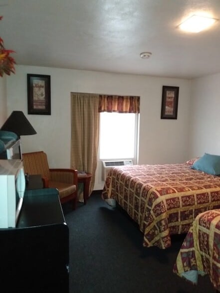 More Photos Of 795 Main St, Limon Hotel For Sale