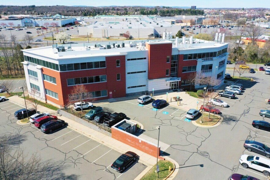 More Photos Of 8551 Rixlew Ln, Manassas Office For Lease