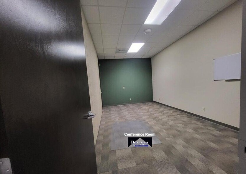 More Photos Of 2318 E 32nd St, Joplin Office For Lease