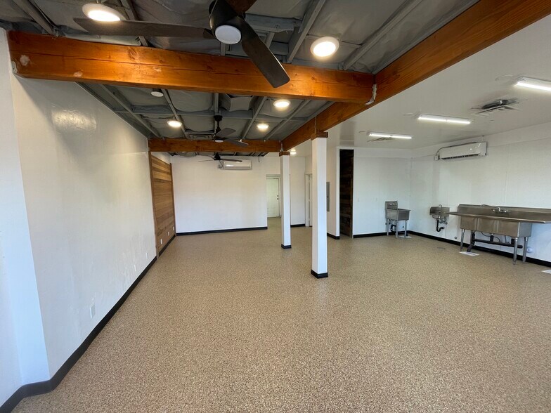 More Photos Of 2328 N 32nd St, Phoenix Storefront For Lease