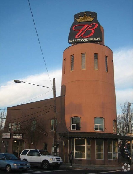More Photos Of 3701-3719 NE Sandy Blvd, Portland Storefront Retail Office For Lease