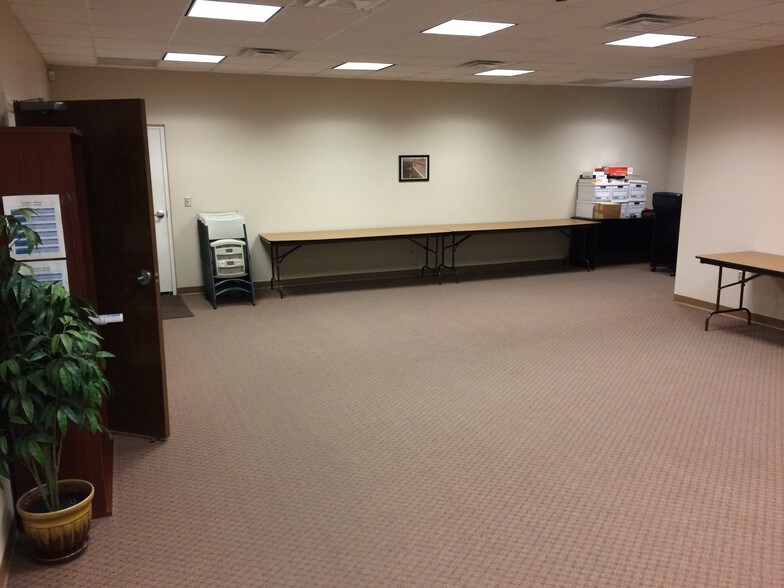 More Photos Of 49 Wilshire Ct, Fishersville Unknown For Lease