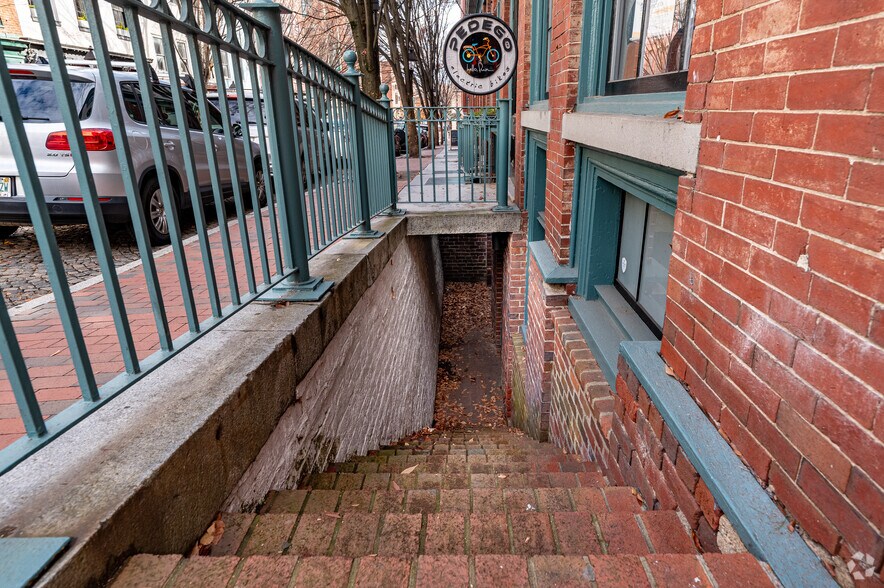 More Photos Of 1301-1307 E Cary St, Richmond Storefront Retail Office For Lease