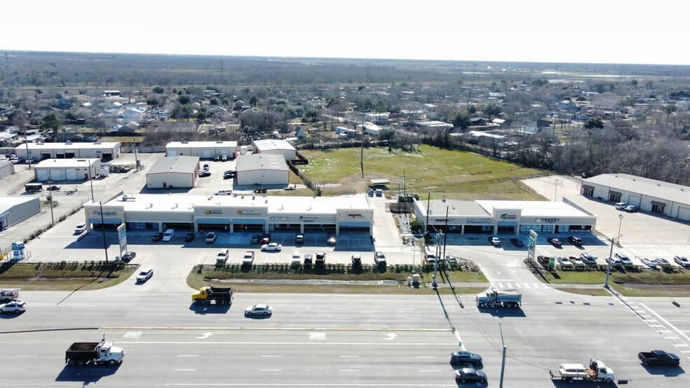 More Photos Of 15020-15070 Highway 6, Rosharon Unknown For Lease