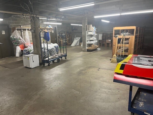 More Photos Of 1000-1032 E Cork St, Kalamazoo Unknown For Lease