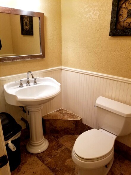 More Photos Of 1017 S Columbia Dr, West Columbia Restaurant For Sale