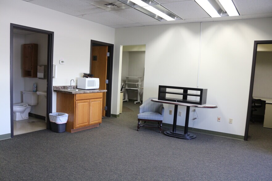 More Photos Of 801 S Durkin Dr, Springfield Office For Sale