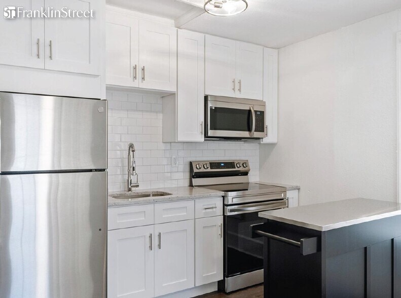 More Photos Of 5301 S 27th Ave, Gulfport Apartments For Sale