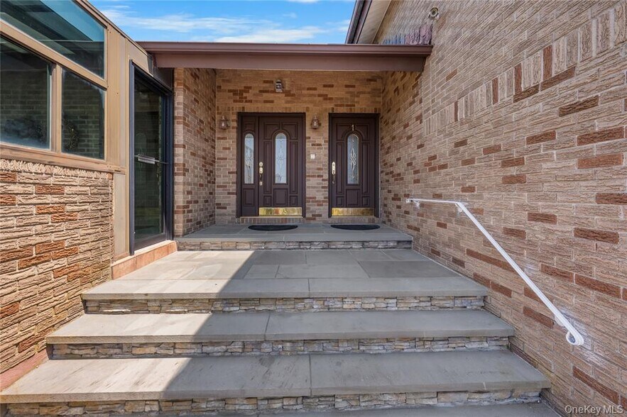 More Photos Of 1 Grandview Dr, Shirley Apartments For Sale