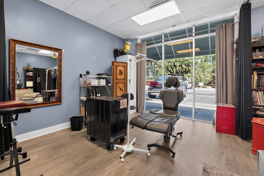 More Photos Of 594 E Chatham St, Cary Office For Sale