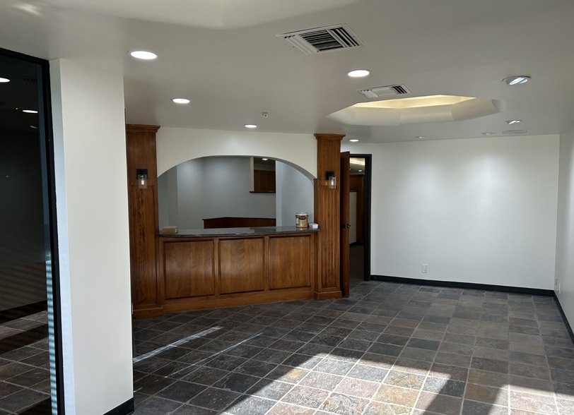 More Photos Of 20355 Hawthorne Blvd, Torrance Office For Lease