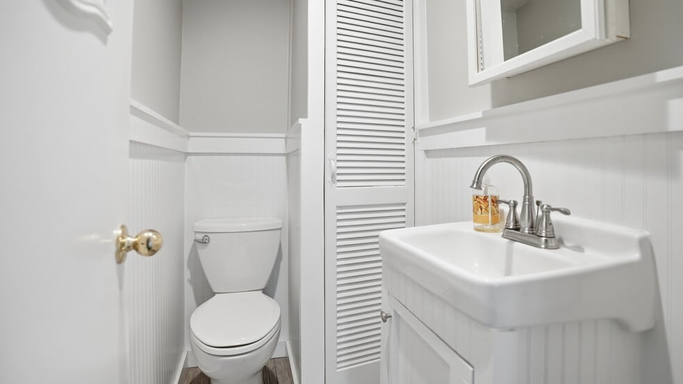 More Photos Of 18 Unqua Rd, Massapequa Loft Creative Space For Sale
