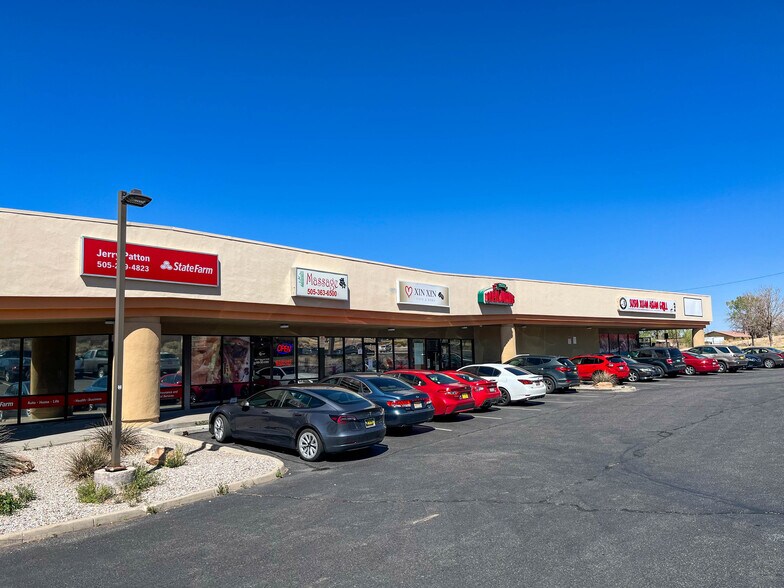 More Photos Of 417 Tramway Blvd NE, Albuquerque Convenience Store For Lease