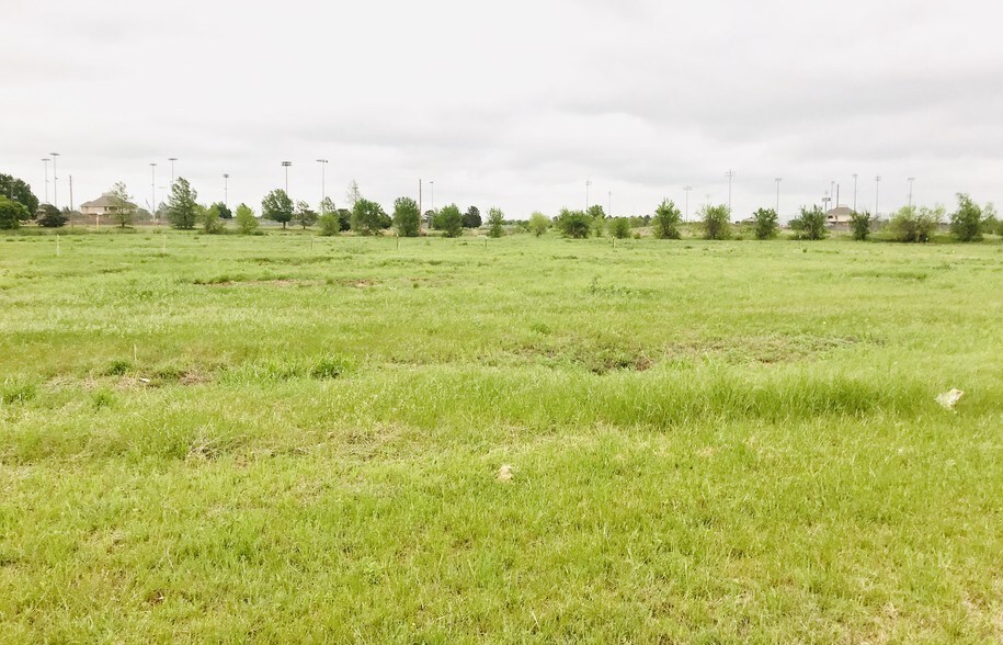 More Photos Of 1105 Central Fwy, Wichita Falls Land For Sale