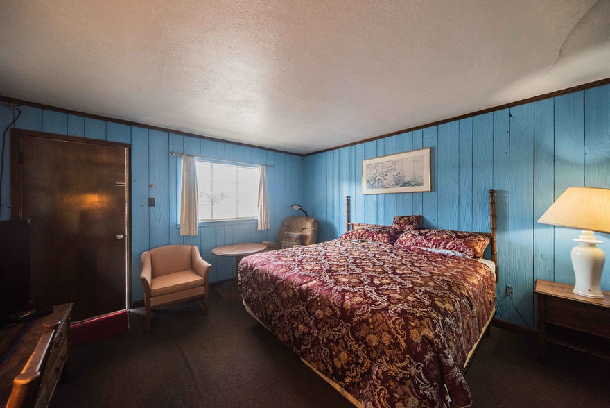 More Photos Of 225 Sturgis Rd, Marion Hotel For Sale