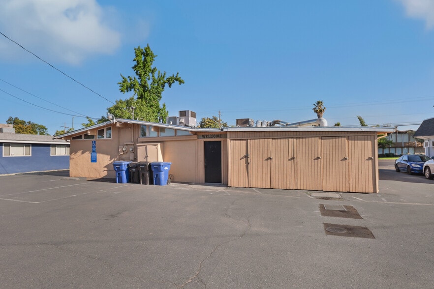 More Photos Of 4731 El Camino Ave, Carmichael Office For Sale