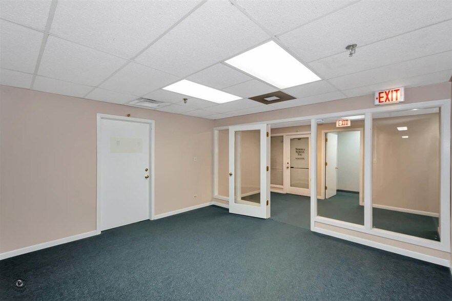 More Photos Of 400 N Schmidt Rd, Bolingbrook Office For Lease