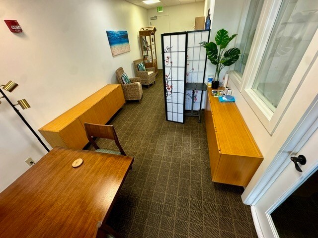 More Photos Of 1300 N Holopono St, Kihei Office For Lease