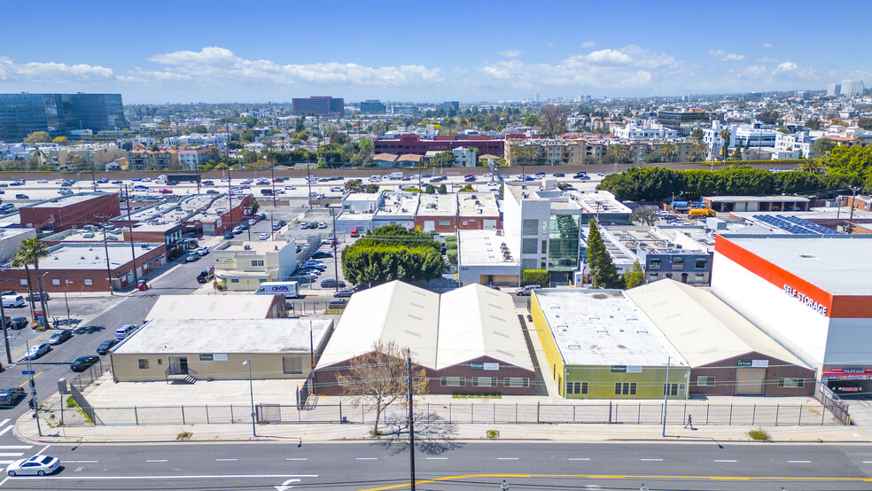 Primary Photo Of 1975-1977 S Sepulveda Blvd, Los Angeles Warehouse For Lease