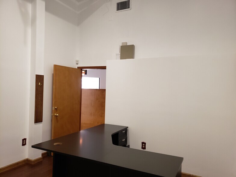 More Photos Of 330 Clematis St, West Palm Beach Storefront Retail Office For Sale