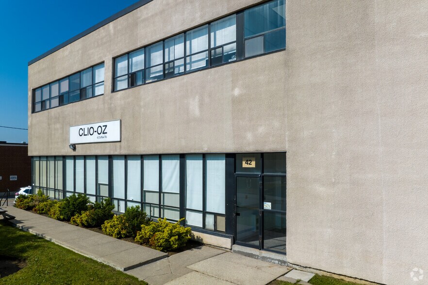 More Photos Of 42-46 Dufflaw Rd, Toronto Distribution For Lease