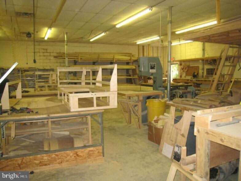 More Photos Of 579 3rd St, Atco Warehouse For Lease