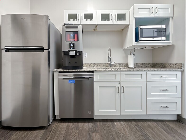 More Photos Of 1038 Quarrier St, Charleston Coworking Space