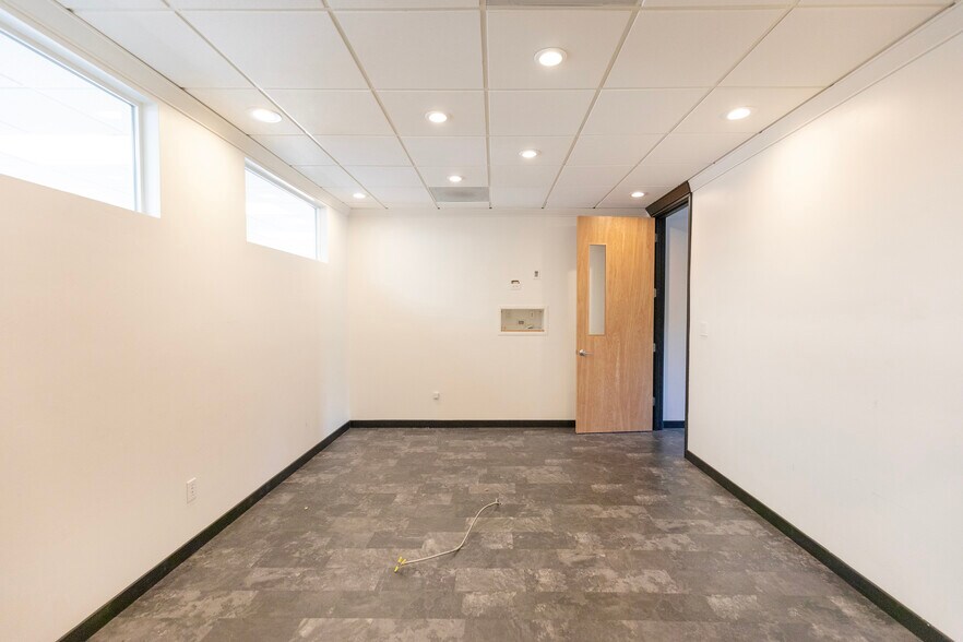 More Photos Of 3000 T St, Sacramento Office For Lease