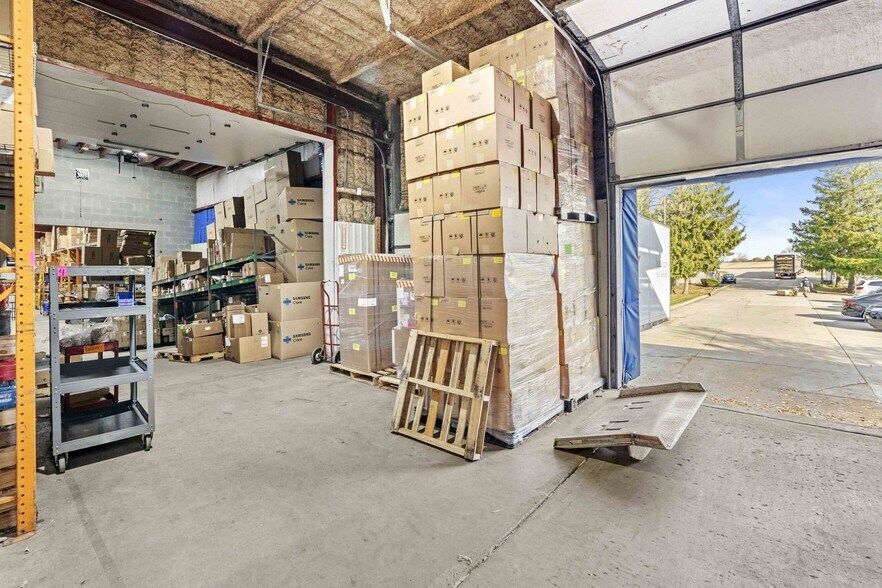 More Photos Of 311 E Corning Rd, Beecher Warehouse For Sale