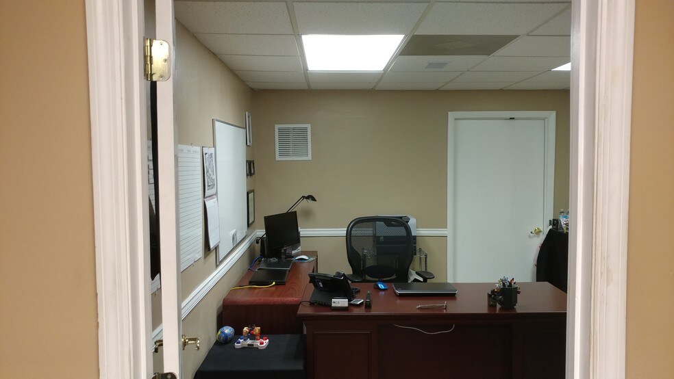 More Photos Of 4227 Henderson Blvd, Tampa Freestanding For Sale