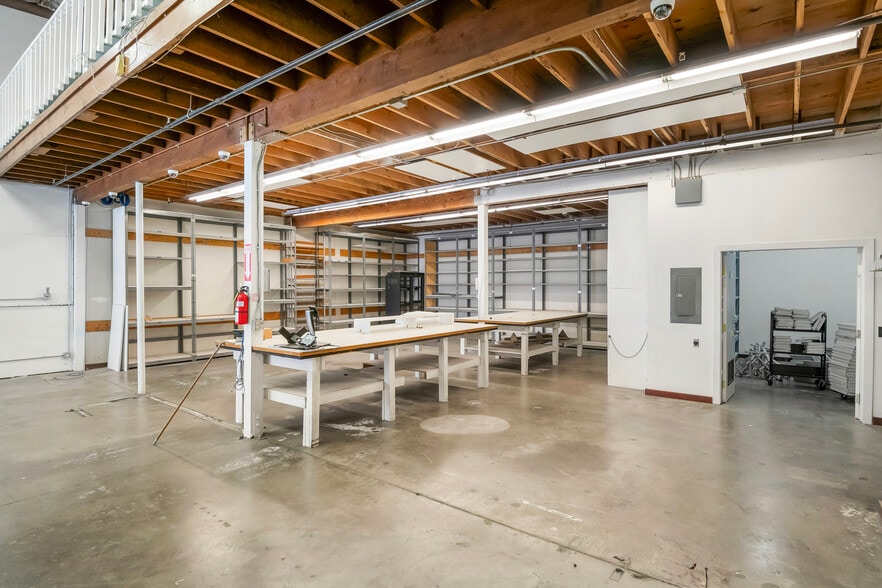 More Photos Of 1160 Industrial Rd, San Carlos Research And Development For Sale