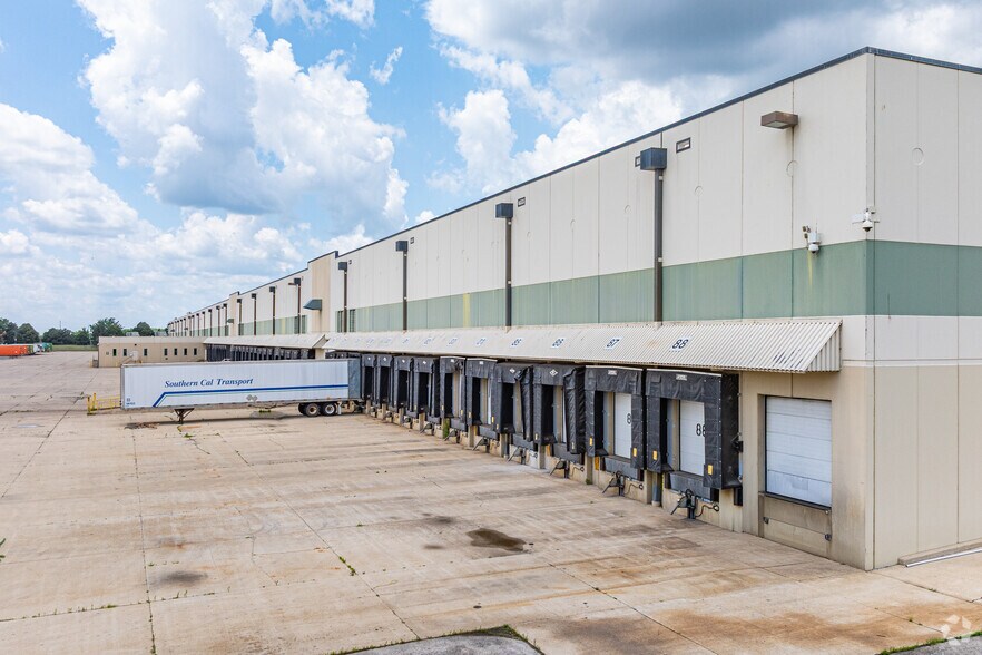 More Photos Of 2380 Sullivan Rd, Aurora Manufacturing For Lease