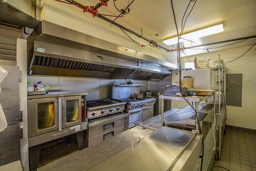 More Photos Of 231 E Main St, Trinidad Bar For Sale