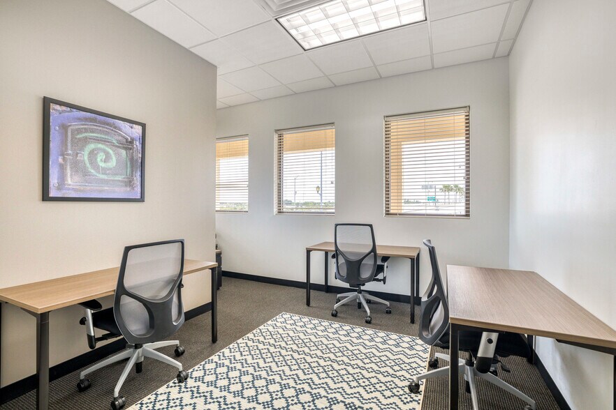 More Photos Of 110 Front St, Jupiter Coworking Space