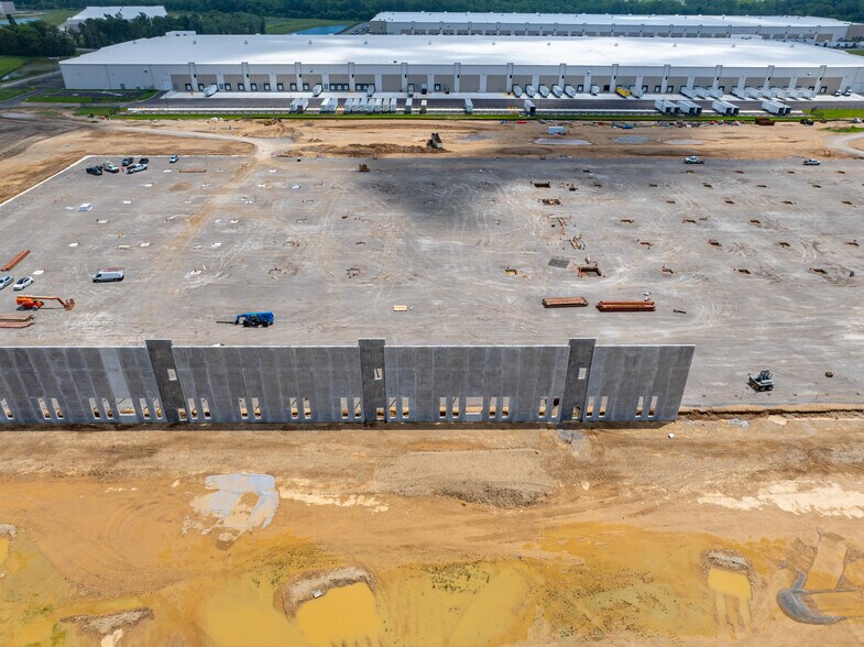 More Photos Of 6725 Schieser Farms Rd W, Lockbourne Warehouse For Lease
