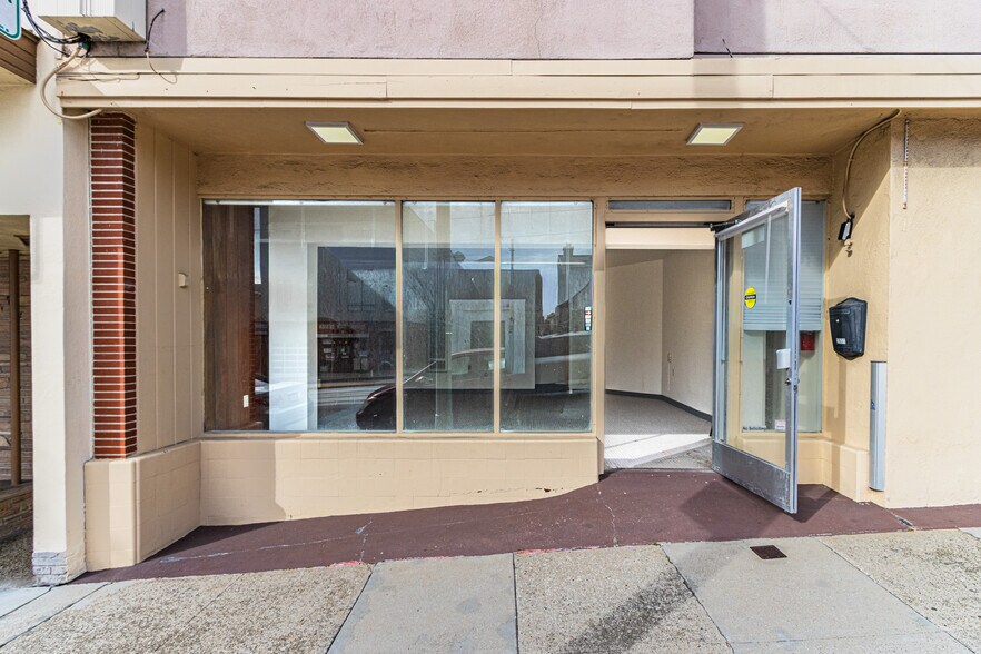 More Photos Of 2030 Taraval St, San Francisco Storefront Retail Residential For Lease