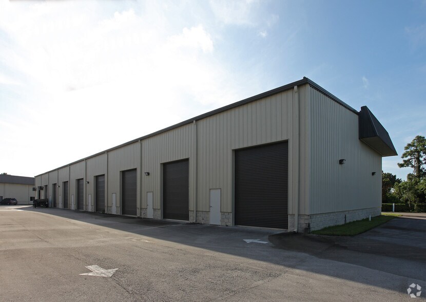 More Photos Of 6566 Gator Drive, Sebastian Warehouse For Lease