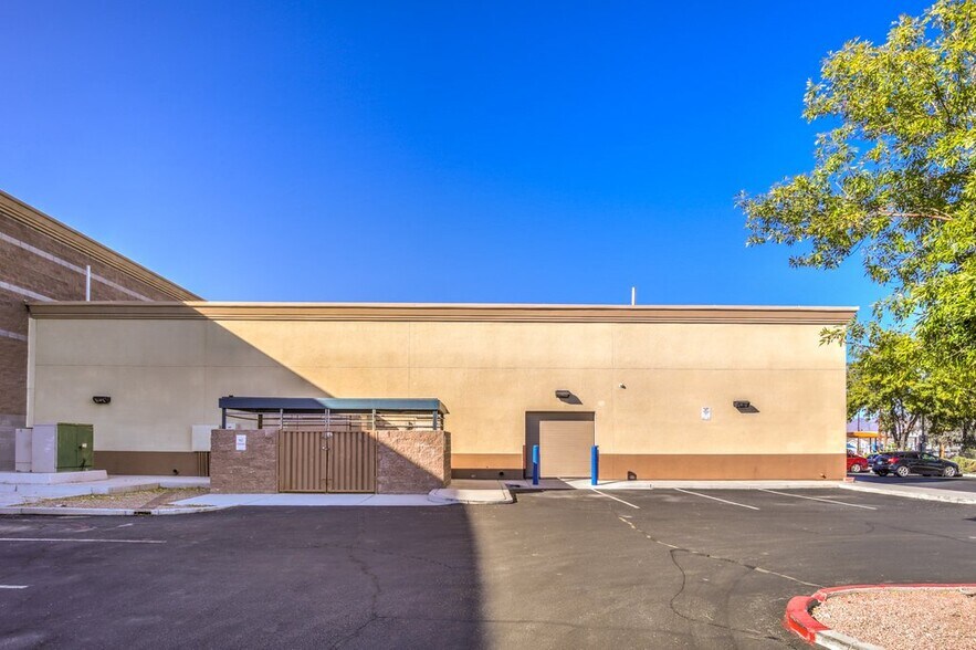 More Photos Of 2943 W Craig Rd, North Las Vegas Storefront For Lease